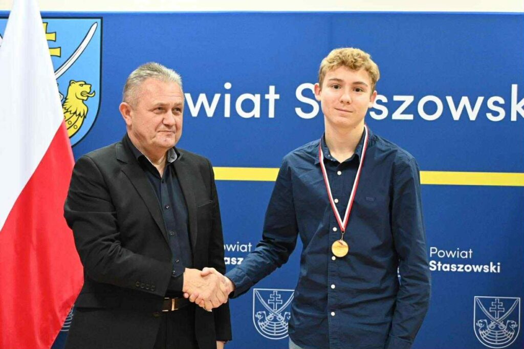 KRAKEN na V Nocnym Maratonie Pływackim w Staszowie! 573868210 797644766601829 7501549336237134393 n